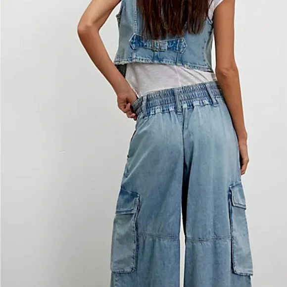 Wide-Leg Blue Denim Jeans - Picture 2 of 10